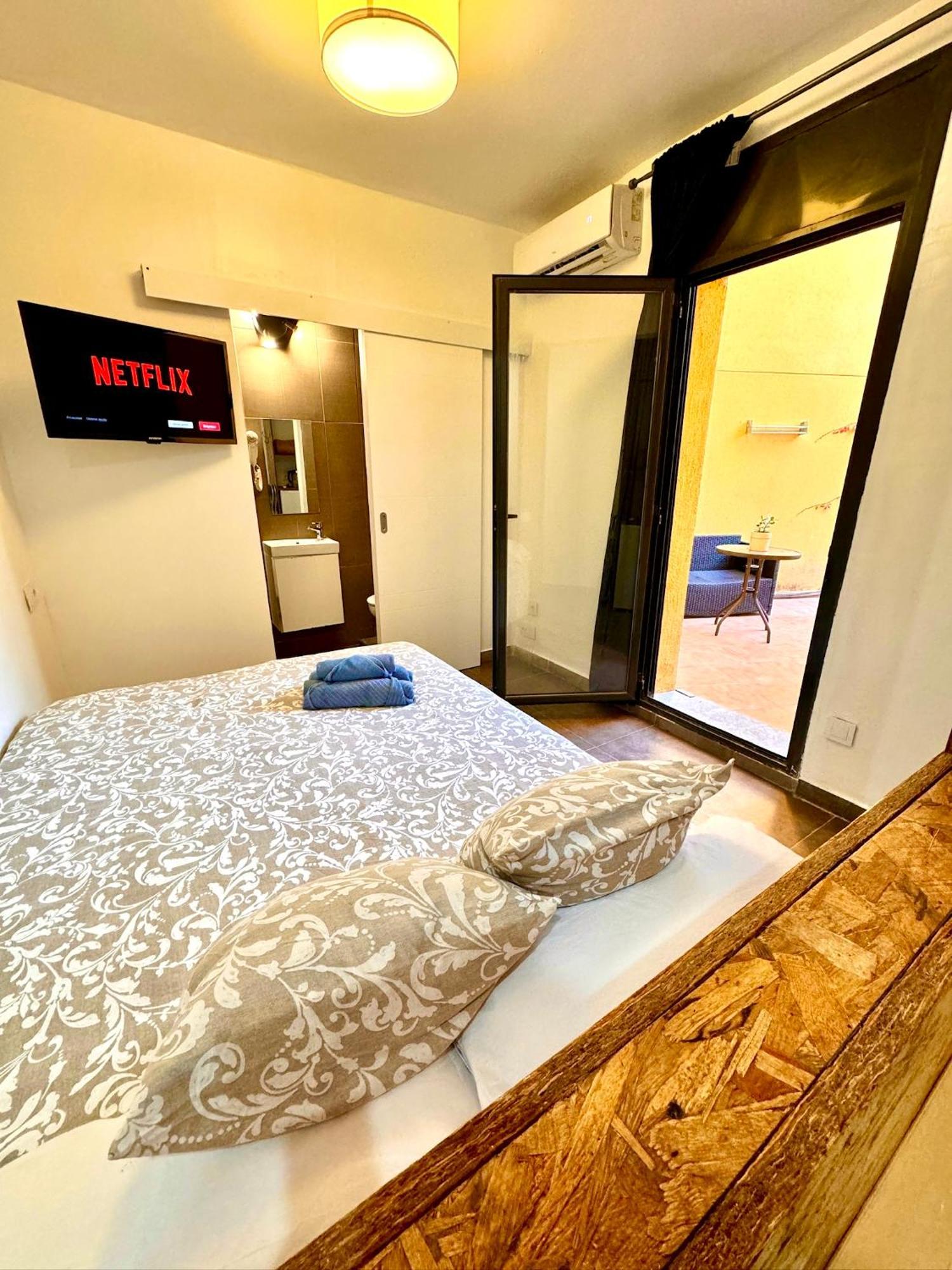 Mt Boutique Suites Y Apartamentos - Adults Only - Матаро Экстерьер фото